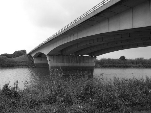 M180 bridge over the River Trent cc-by-sa/2.0 - © JThomas - geograph.org.uk/p/4174854